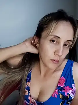 Snapshot of Isabel23zr chatting on 12.14.24 Isabel23zr online show from 12.14.24