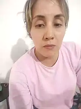 Snapshot of Isabel23zr chatting on 01.17.25 Isabel23zr online show from 01.17.25