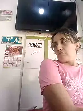 Snapshot of Isabel23zr chatting on 01.27.25 Isabel23zr online show from 01.27.25