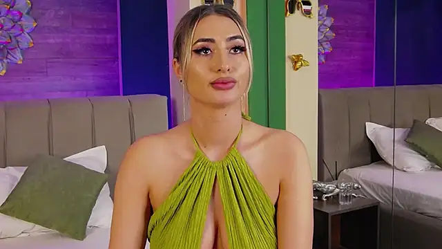 LoraDevine online show from 11.28.25