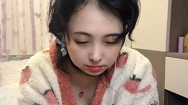 Snapshot of Hanicarrot chatting on 12.09.24 Hanicarrot online show from 12.09.24