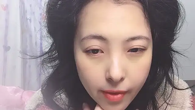 Snapshot of Hanicarrot chatting on 01.12.25 Hanicarrot online show from 01.12.25