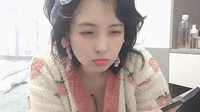 Snapshot of Hanicarrot chatting on 01.14.25 Hanicarrot online show from 01.14.25