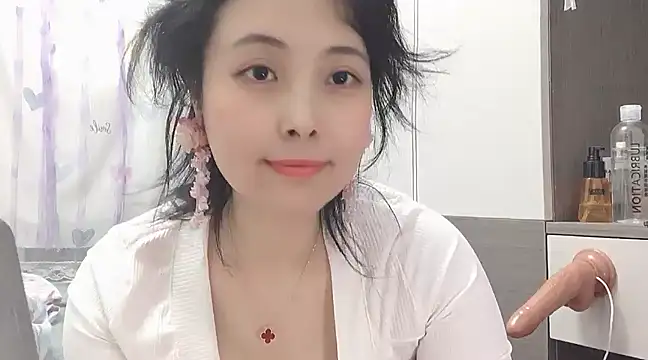 Snapshot of Hanicarrot chatting on 01.14.25 Hanicarrot online show from 01.14.25