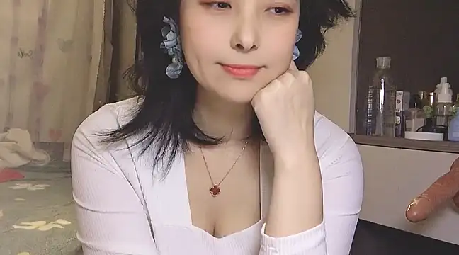 Snapshot of Hanicarrot chatting on 01.16.25 Hanicarrot online show from 01.16.25