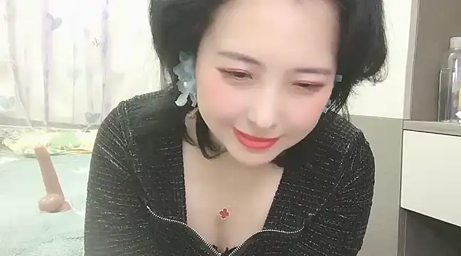 Snapshot of Hanicarrot chatting on 01.19.25 Hanicarrot online show from 01.19.25