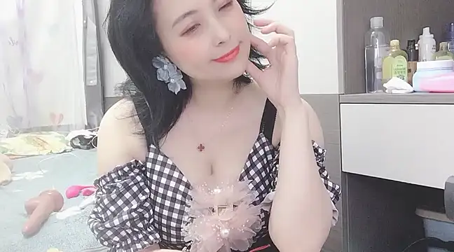 Snapshot of Hanicarrot chatting on 01.19.25 Hanicarrot online show from 01.19.25