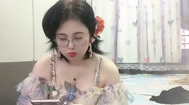 Snapshot of Hanicarrot chatting on 02.11.25 Hanicarrot online show from 02.11.25