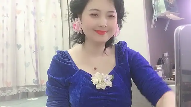 Snapshot of Hanicarrot chatting on 02.25.25 Hanicarrot online show from 02.25.25