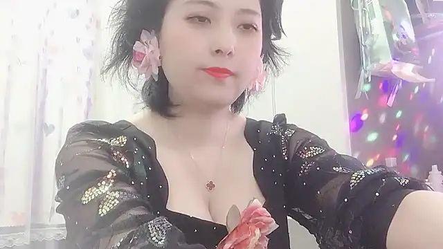 Snapshot of Hanicarrot chatting on 02.26.25 Hanicarrot online show from 02.26.25