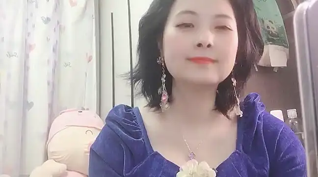Snapshot of Hanicarrot chatting on 03.10.25 Hanicarrot online show from 03.10.25