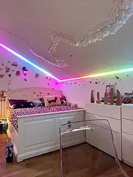 SelenaBee online show from 10.11.25