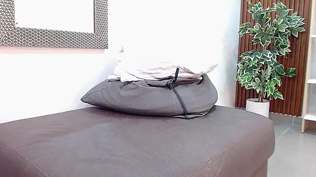 Snapshot of _Daneshka chatting on 01.28.25 Daneshka online show from 01.28.25