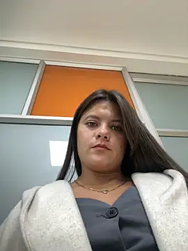 Snapshot of Victoriabecker chatting on 11.12.25 Victoriabecker online show from 11.12.25