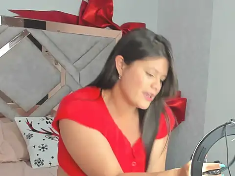 Snapshot of Victoriabecker chatting on 12.18.25 Victoriabecker online show from 12.18.25