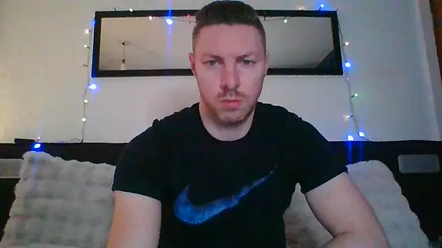 Snapshot of Fit4fun24 chatting on 02.24.25 Fit4fun24 online show from 02.24.25