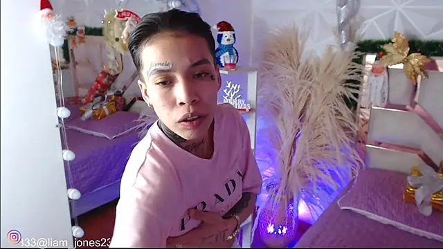 Jonesliam23 online show from 12.19.25