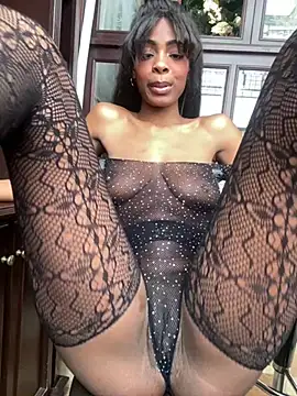 Snapshot of adaraSmiith chatting on 12.12.24 adaraSmiith online show from 12.12.24