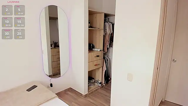 rose scottt online show from 10.15.25