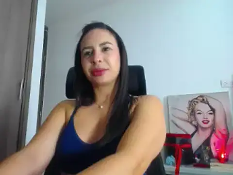Snapshot of Shantalhotx69 chatting on 02.08.25 Shantalhotx69 online show from 02.08.25