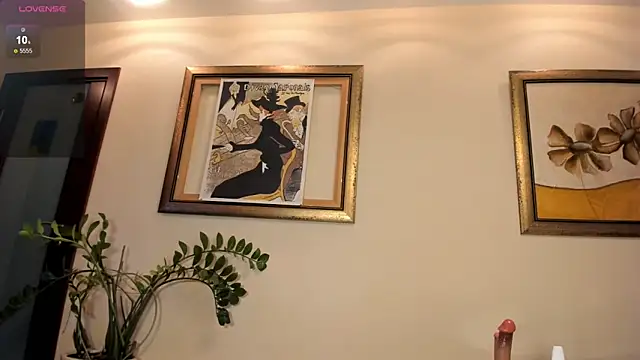 Snapshot of luna-catt chatting on 03.15.25 luna-catt online show from 03.15.25