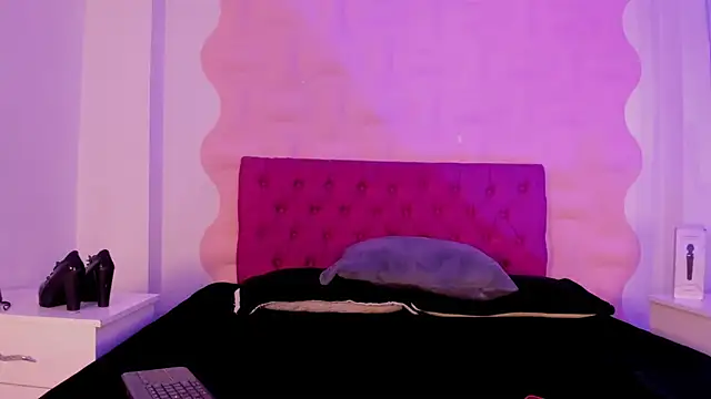 Snapshot of Natasha_Nasty2 chatting on 11.06.25 Natasha Nasty2 online show from 11.06.25