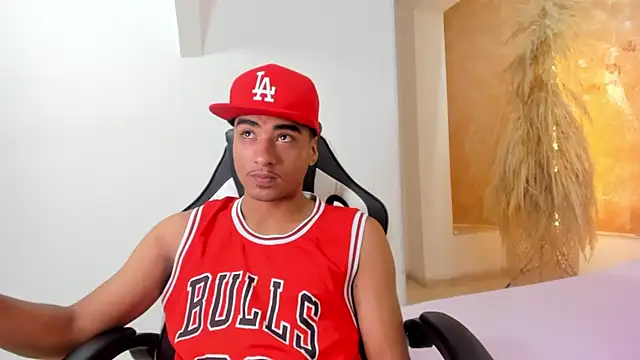 Snapshot of ANGEL_NICOLAS chatting on 03.13.25 ANGEL NICOLAS online show from 03.13.25