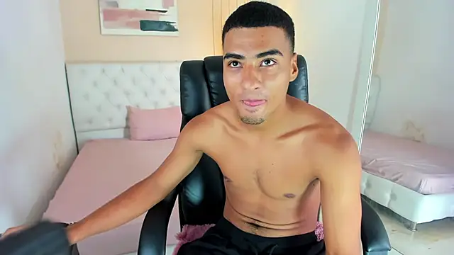 Snapshot of ANGEL_NICOLAS chatting on 12.17.25 ANGEL NICOLAS online show from 12.17.25