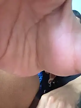 Snapshot of Yoko0381 chatting on 09.29.25 Yoko0381 online show from 09.29.25