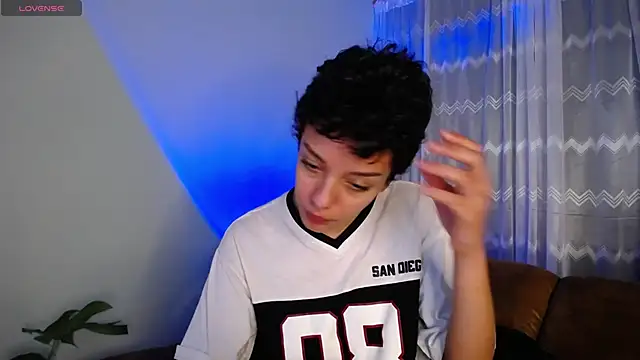 peyton golden1 online show from 12.05.24