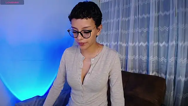 peyton golden1 online show from 02.06.25