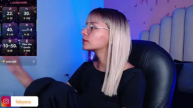 peyton golden1 online show from 10.14.25