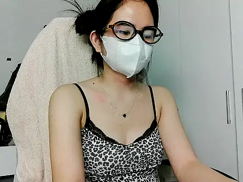 Yin-girl online show from 11.19.25