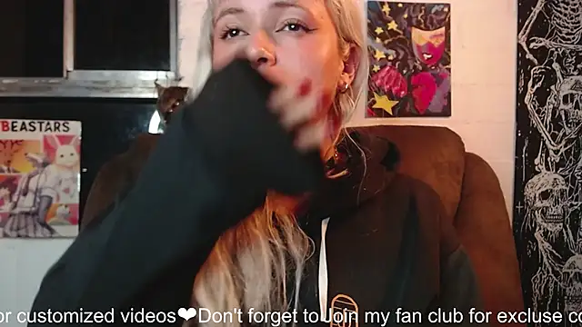 NEXT DOOR GIRL  online show from 12.27.24