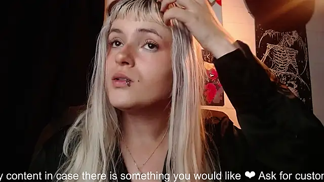 NEXT DOOR GIRL  online show from 01.26.25