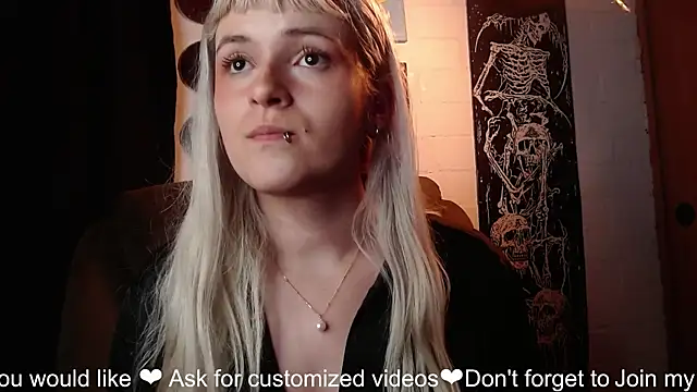 NEXT DOOR GIRL  online show from 01.26.25