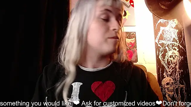 NEXT DOOR GIRL  online show from 01.28.25