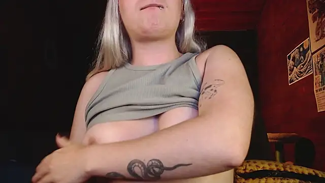 NEXT DOOR GIRL  online show from 03.20.25