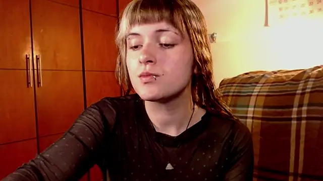 NEXT DOOR GIRL  online show from 10.14.25