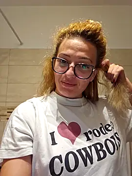 Selenna emma online show from 10.24.25