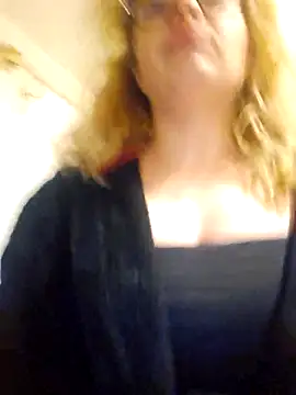 Selenna emma online show from 11.24.25