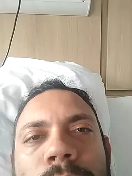 Snapshot of morenindarola chatting on 01.04.25 morenindarola online show from 01.04.25