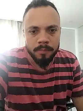 Snapshot of morenindarola chatting on 11.12.25 morenindarola online show from 11.12.25