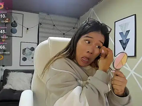 Enma  clark online show from 10.22.25