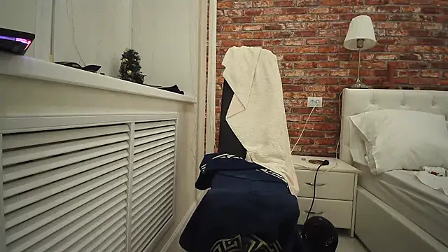 Snapshot of Alexxxx1086 chatting on 12.19.24 Alexxxx1086 online show from 12.19.24