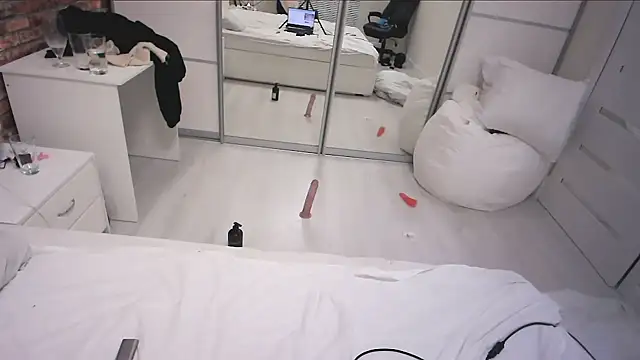 Snapshot of Alexxxx1086 chatting on 02.16.25 Alexxxx1086 online show from 02.16.25