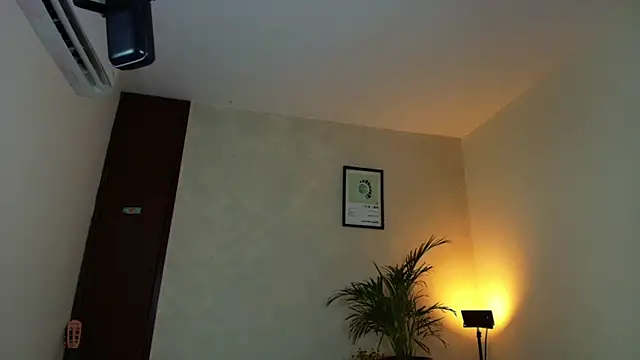 SweetJennaa online show from 04.12.26