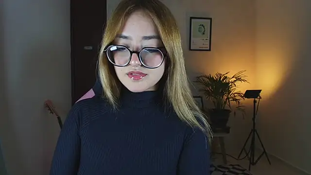 SweetJennaa online show from 04.17.26