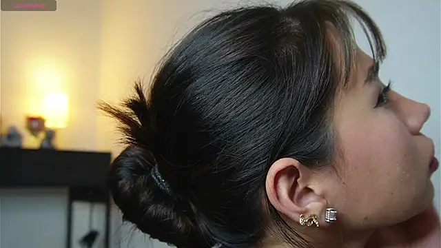 Snapshot of AlessiaVix chatting on 02.10.25 AlessiaVix online show from 02.10.25