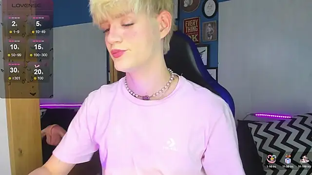 VladHellsing4 online show from 11.22.25